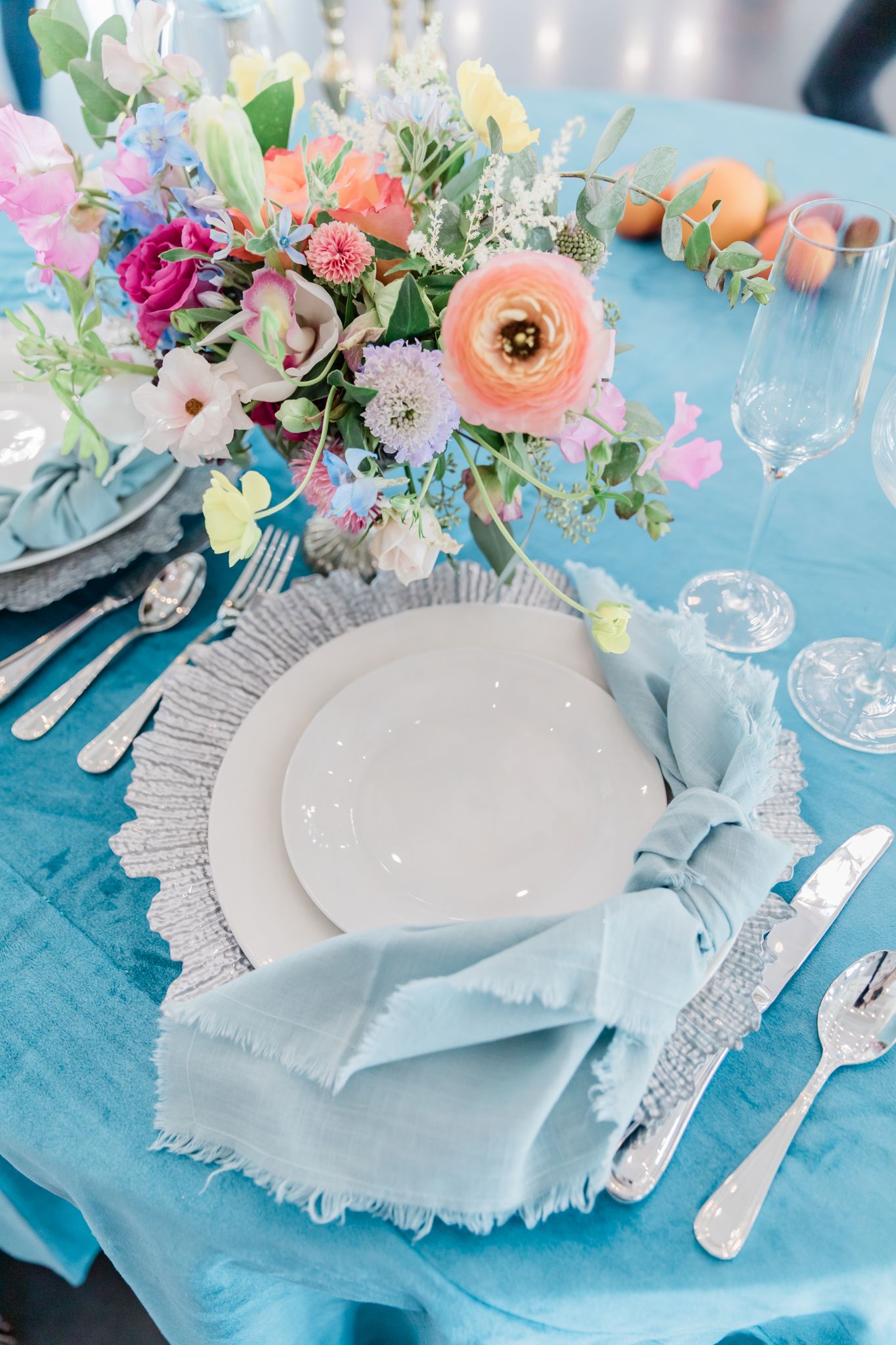 Tablescape-Floral-Wedding-Sweetheart-Table-Texas