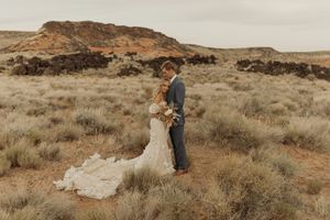 Elopement vs Wedding: Reasons to Elope