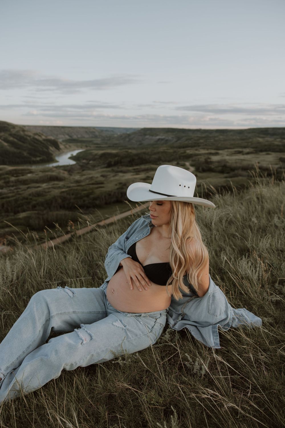 pregnancy photographer calgary alberta