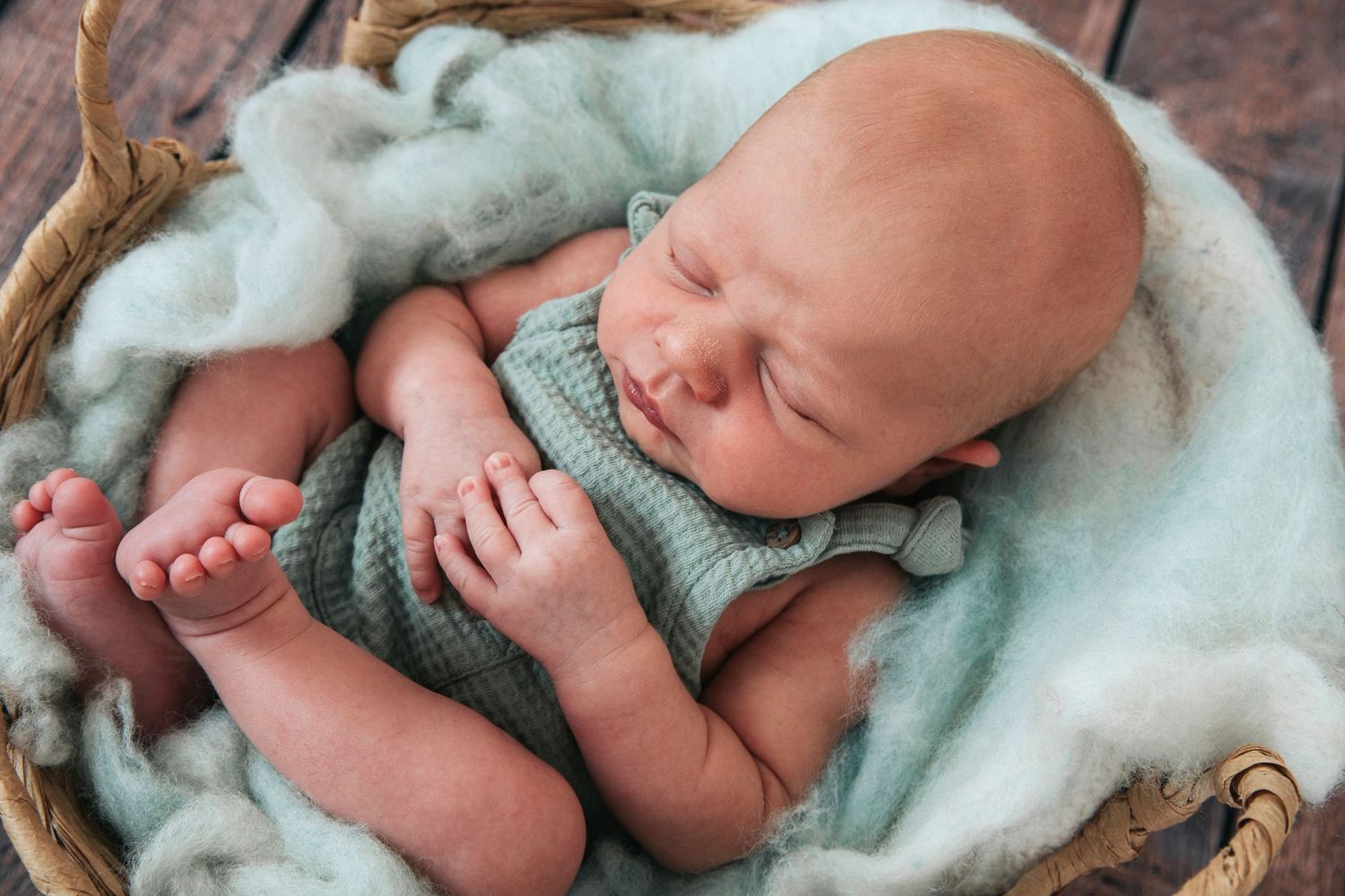 Devon newborn photographer Melanie Barnfield Photography