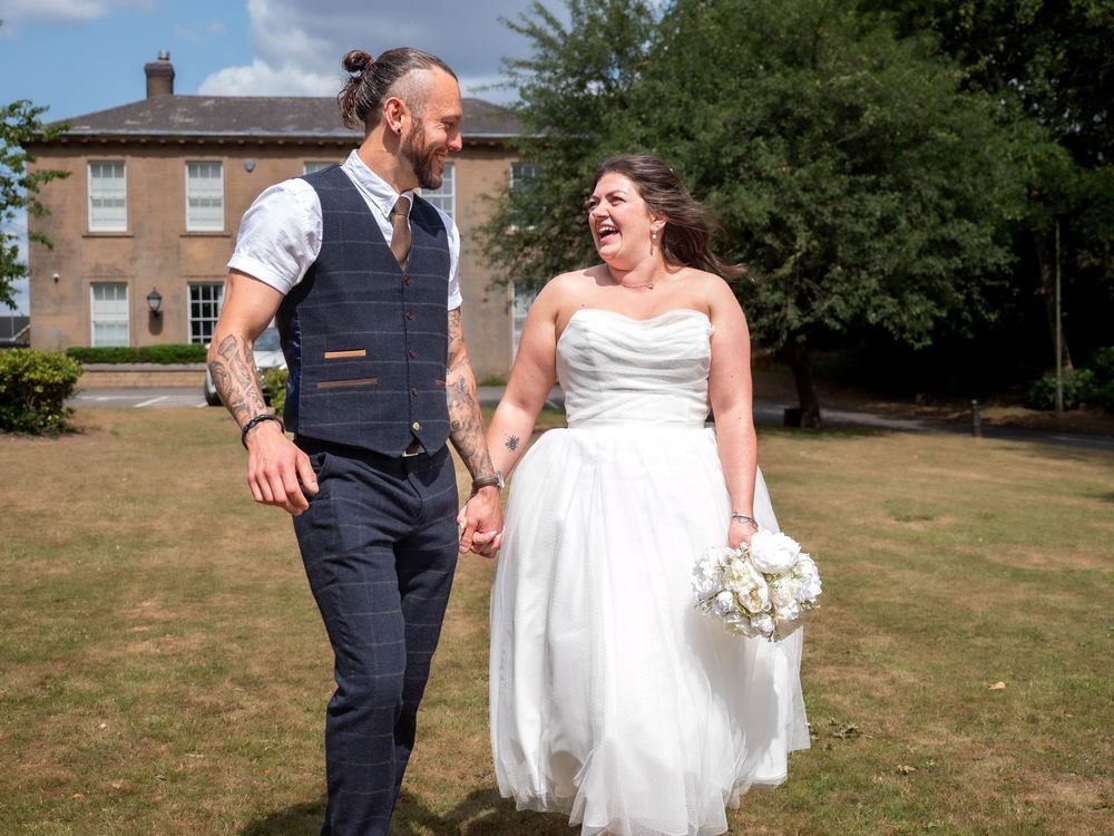 Mansfield Registry office wedding photographer Nottingham Derby