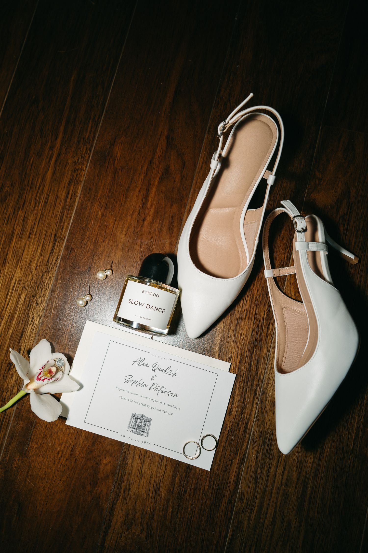 Relaxed wedding elopement in London city, taken by editorial, documentary wedding photographer based in the UK