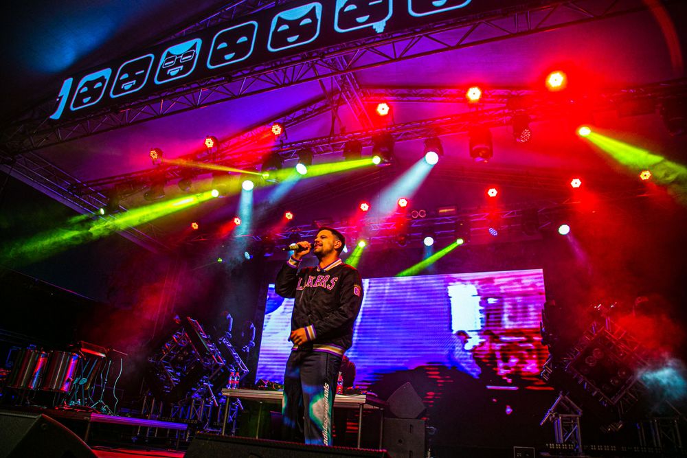 BetonHofi koncert a győri Bridge Gardenben a Győri Széchenyi István egyetem fesztiválhetén a SZEN en
