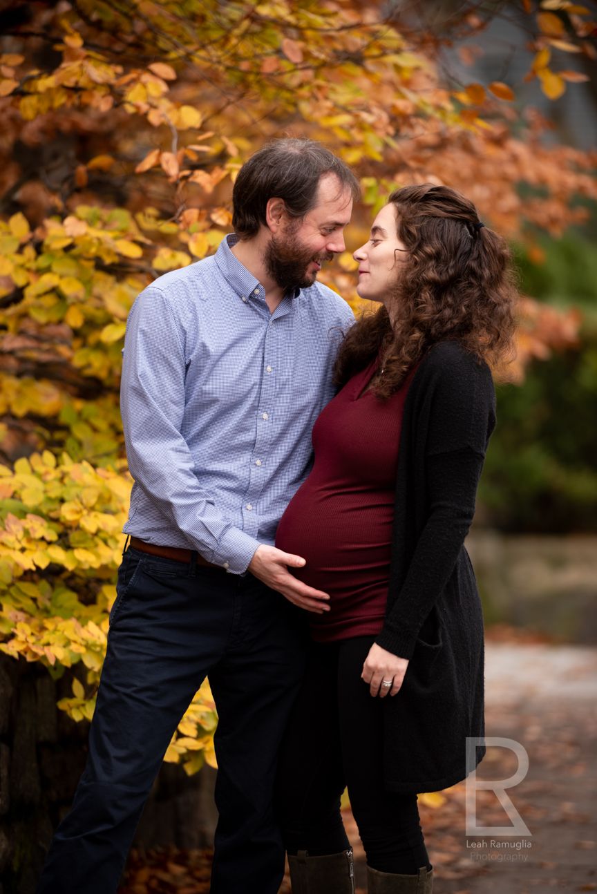 Leah Ramuglia Photography autumn fall foliage maternity portraits in Cambridge, MA