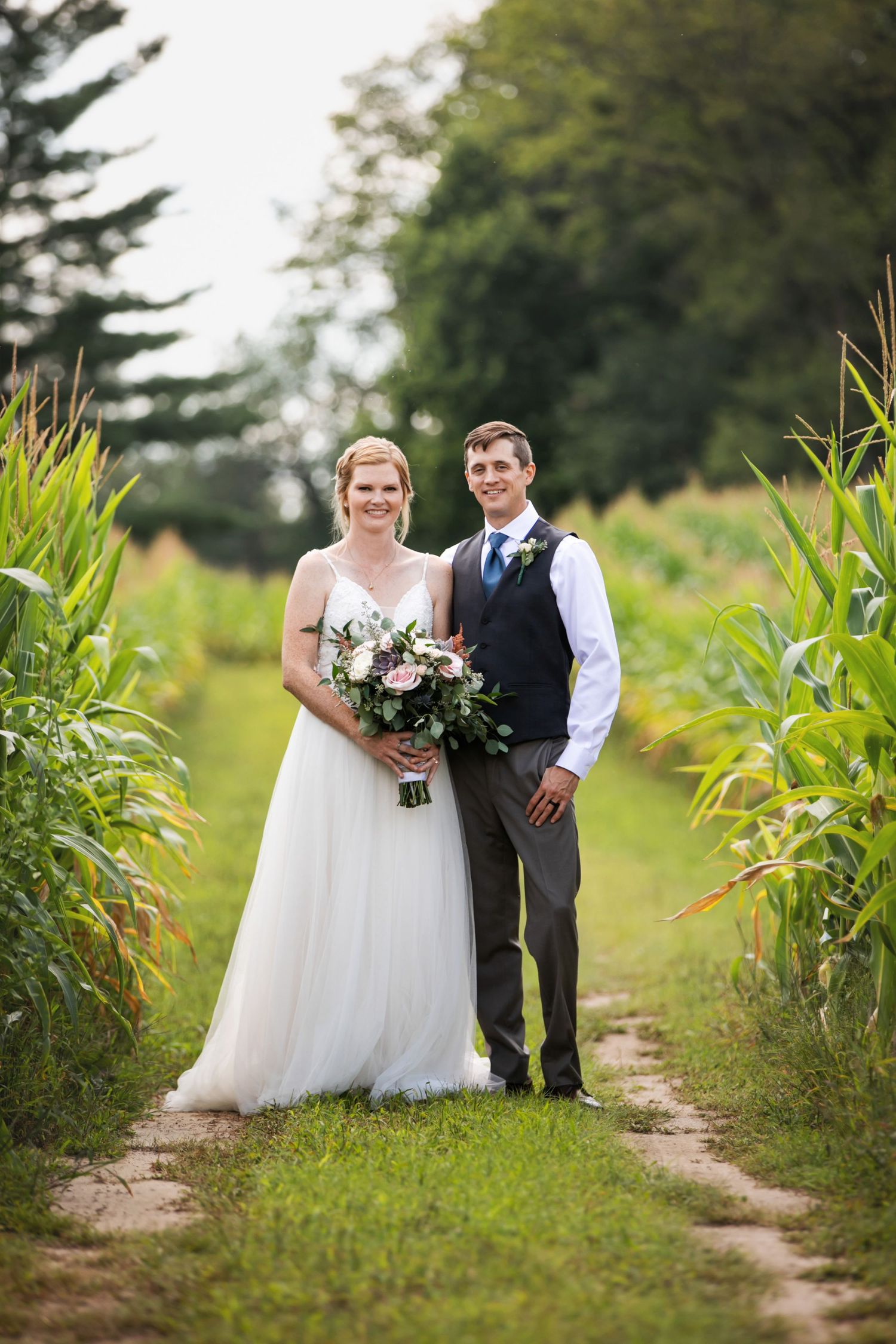 Charming rustic backyard wedding in Mount Brydges Ontario by London photographer Shawn Van Daele