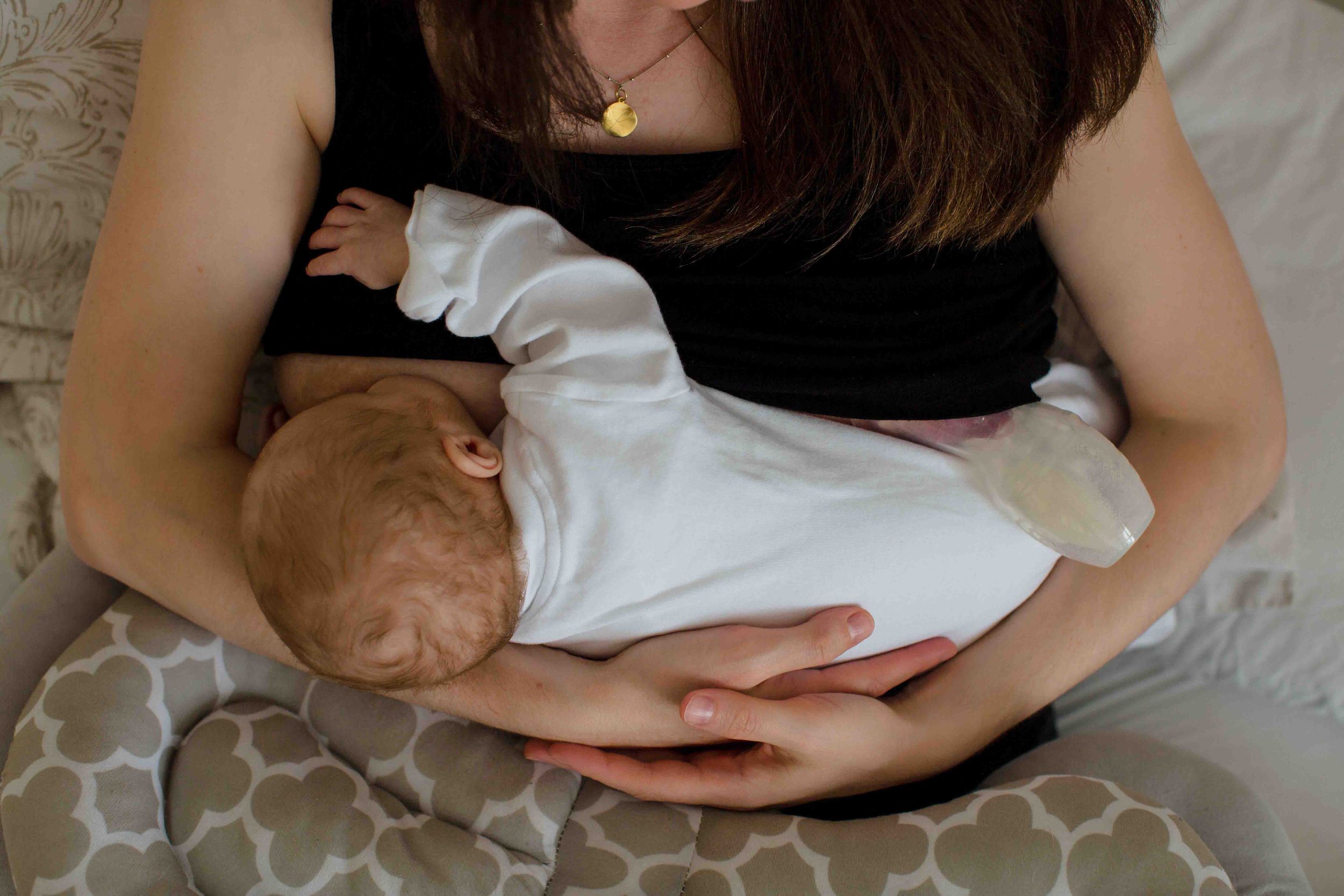 Hakka suction cup for breastfeeding catching the let down feeding preemie