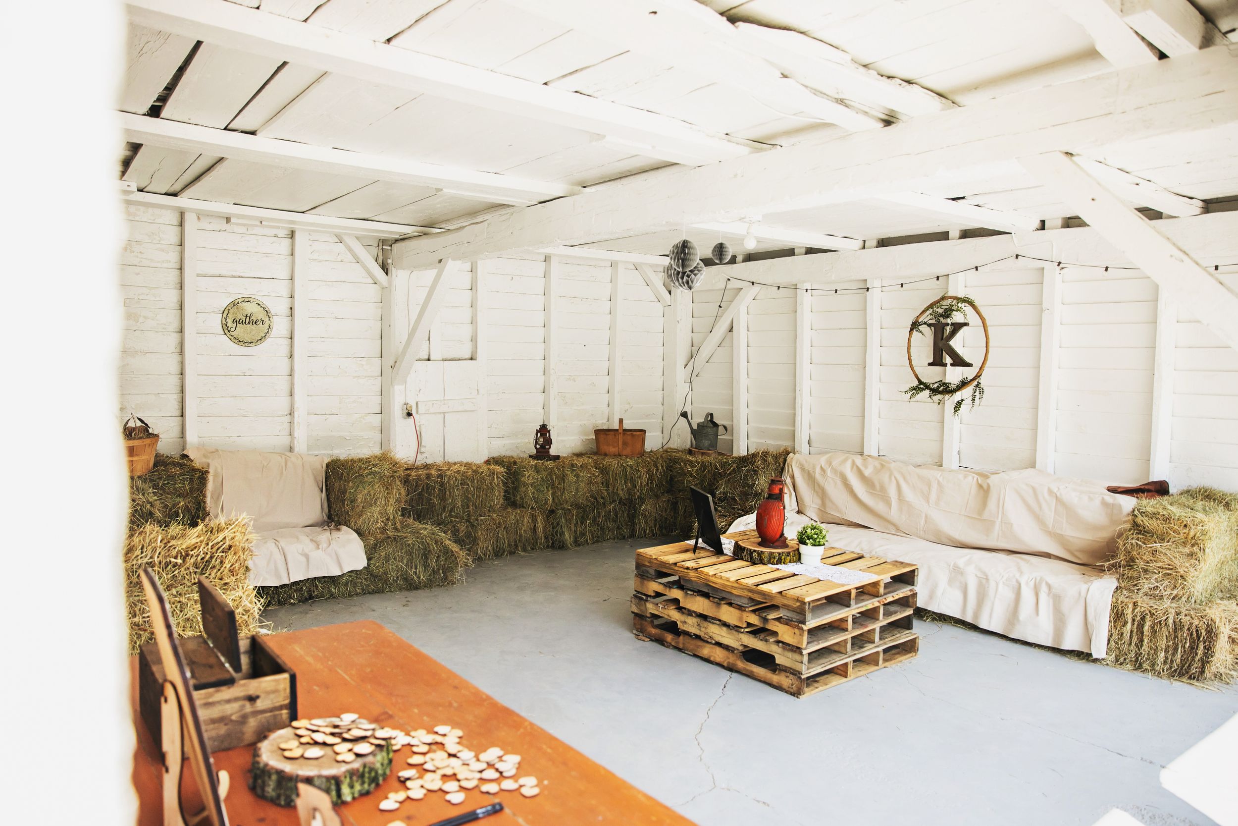 Rustic Farmhouse Backyard Wedding Photos by London Ontario Photographer Shawn Van Daele