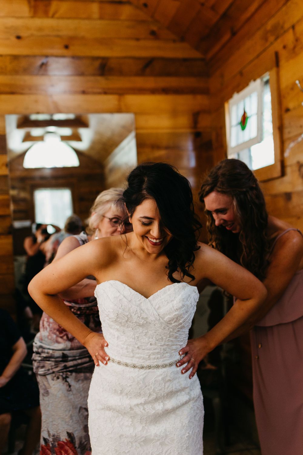 Getting ready photos, Colorado Springs Wedding, Bridal Dress, Colorado Wedding, Classic Wedding