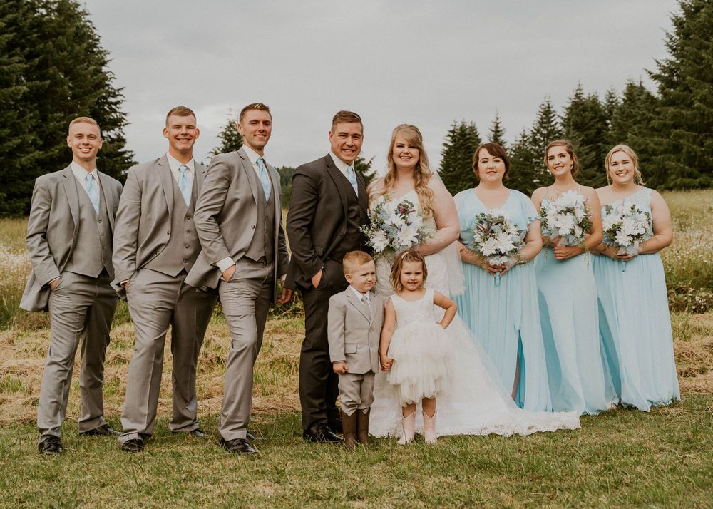 Photo by Kelsie Burke Photography of the wedding party