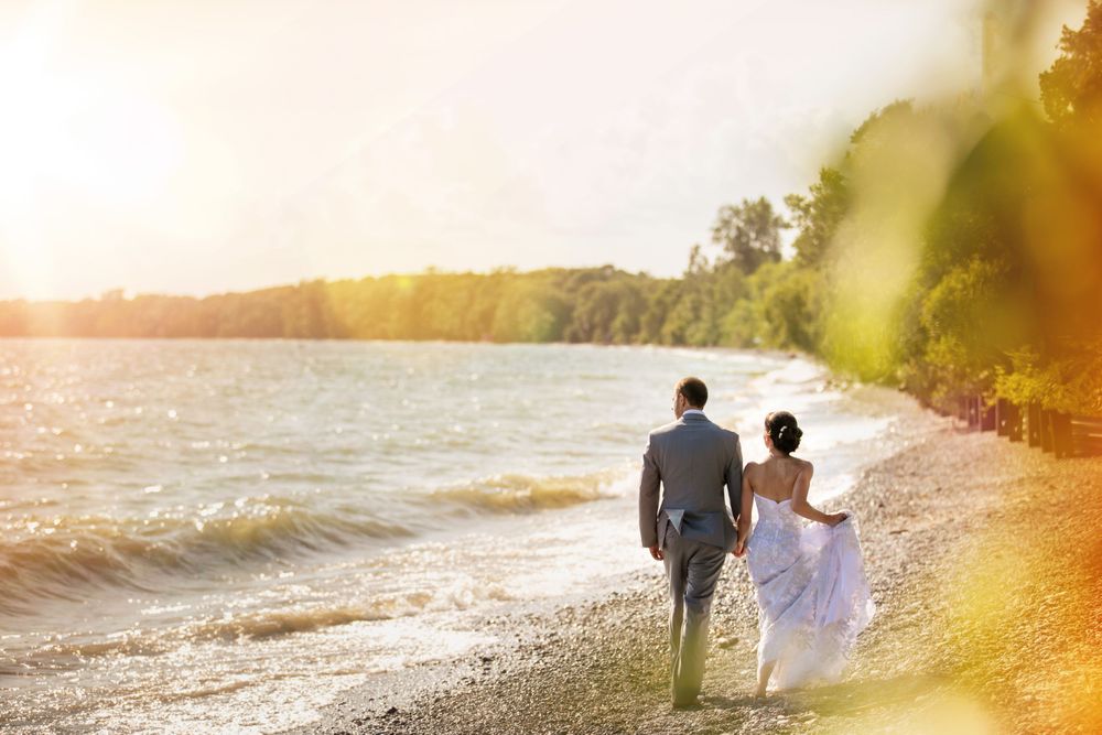 Rustic Farmhouse Backyard Wedding Photos by London Ontario Photographer Shawn Van Daele