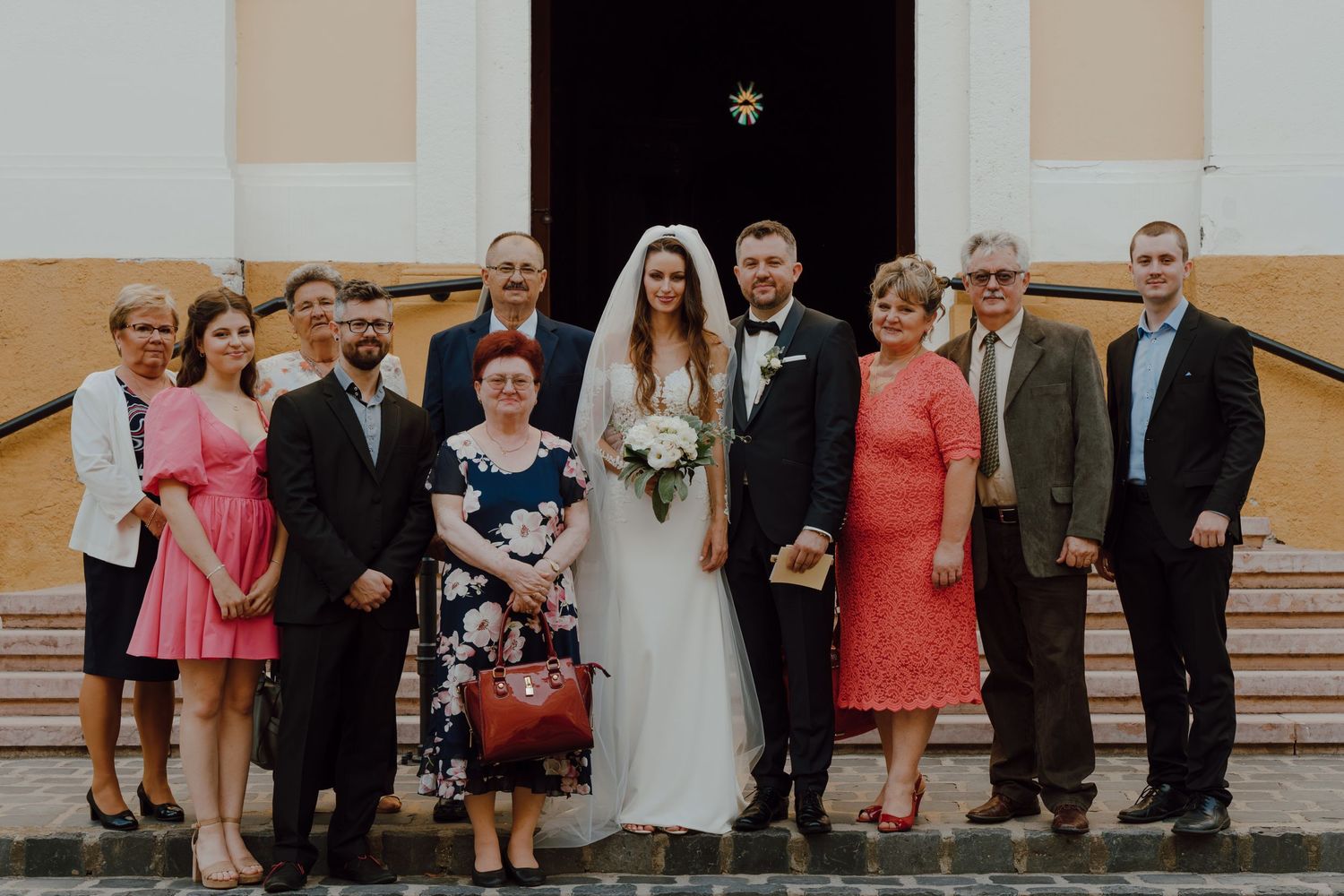 családias légkörű eskűvő