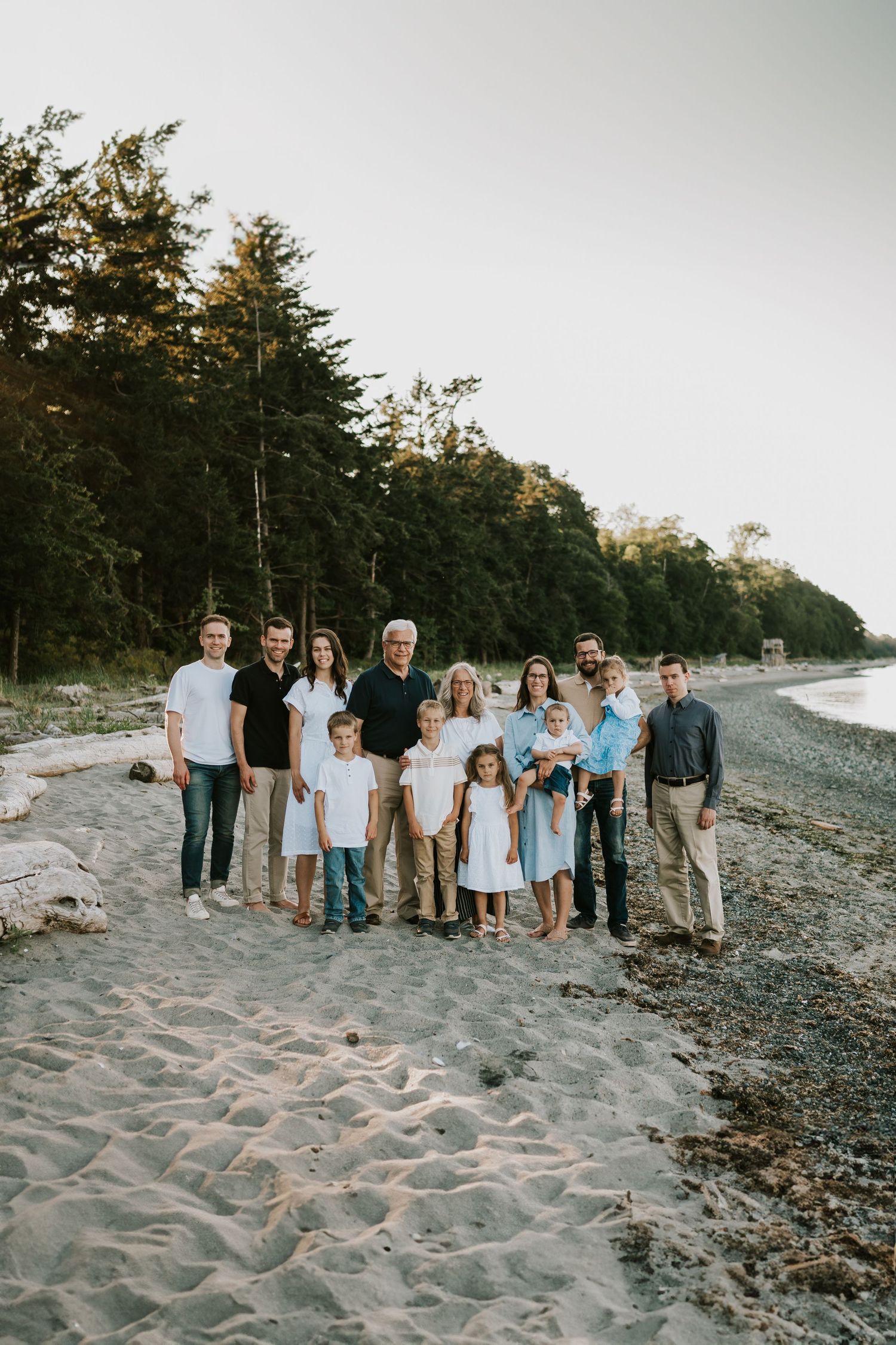 Extended family Photoshoot on Kye Bay Beach Comox Valley Vancouver Island. Photography by Photographer Soulfull Photographs