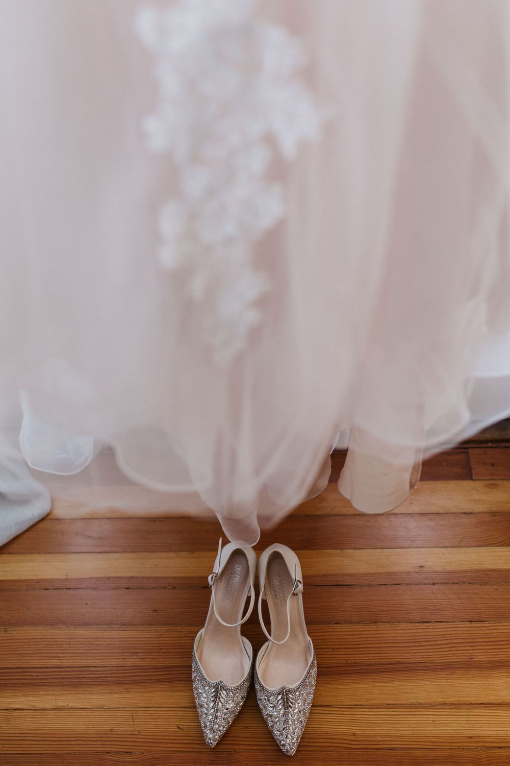 dress inspiration, colorado, Denver wedding venues, bridal portraits, winter, wedding, photographer