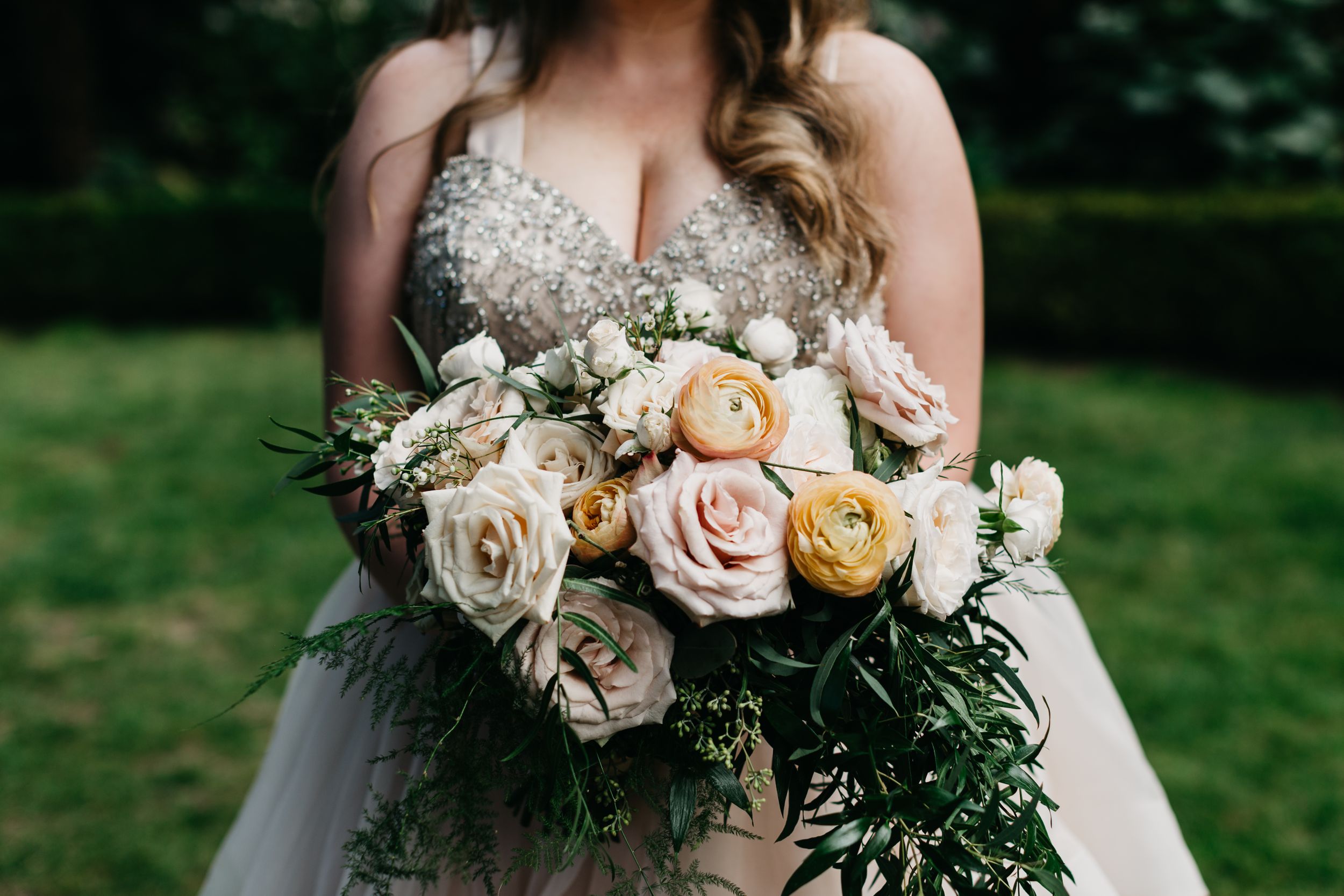 rose test garden wedding, Oregon wedding ideas, Portland wedding, bouquet ideas unique, oregon wedding photographer,