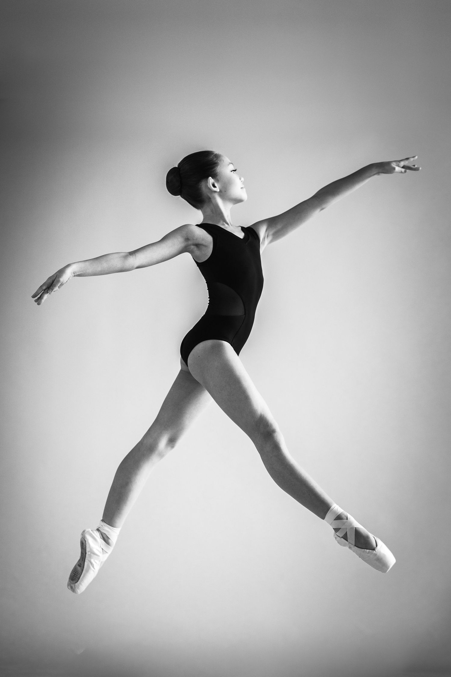 black and white dancer photograph, ballerina photography chicago
