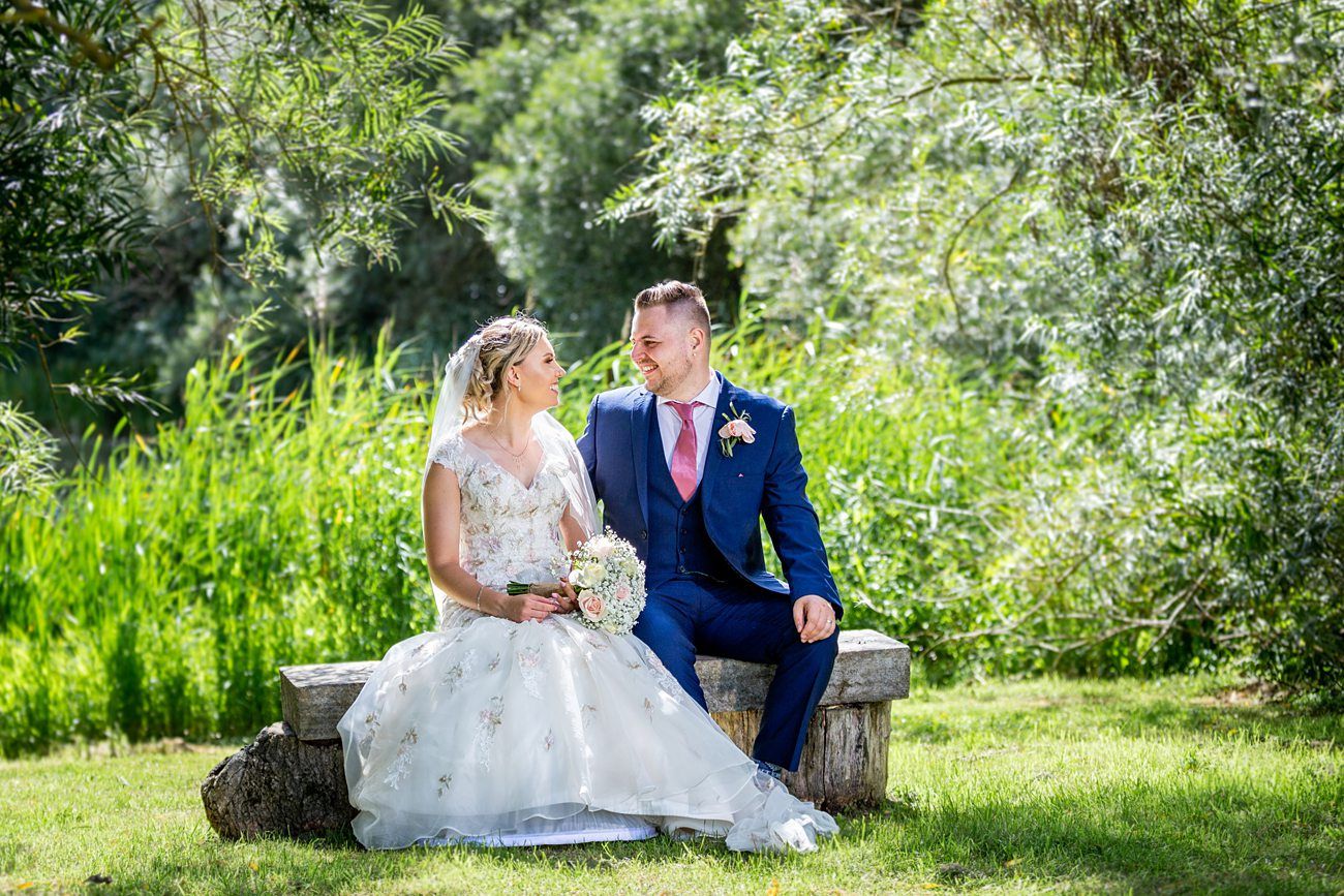 Grendon Lakes bride and groom portraits