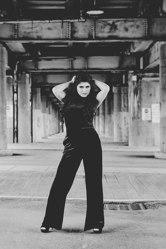 fort-wayne-indiana-wedding-photographers-photography-engagement-session-downtown-outdoor-1162