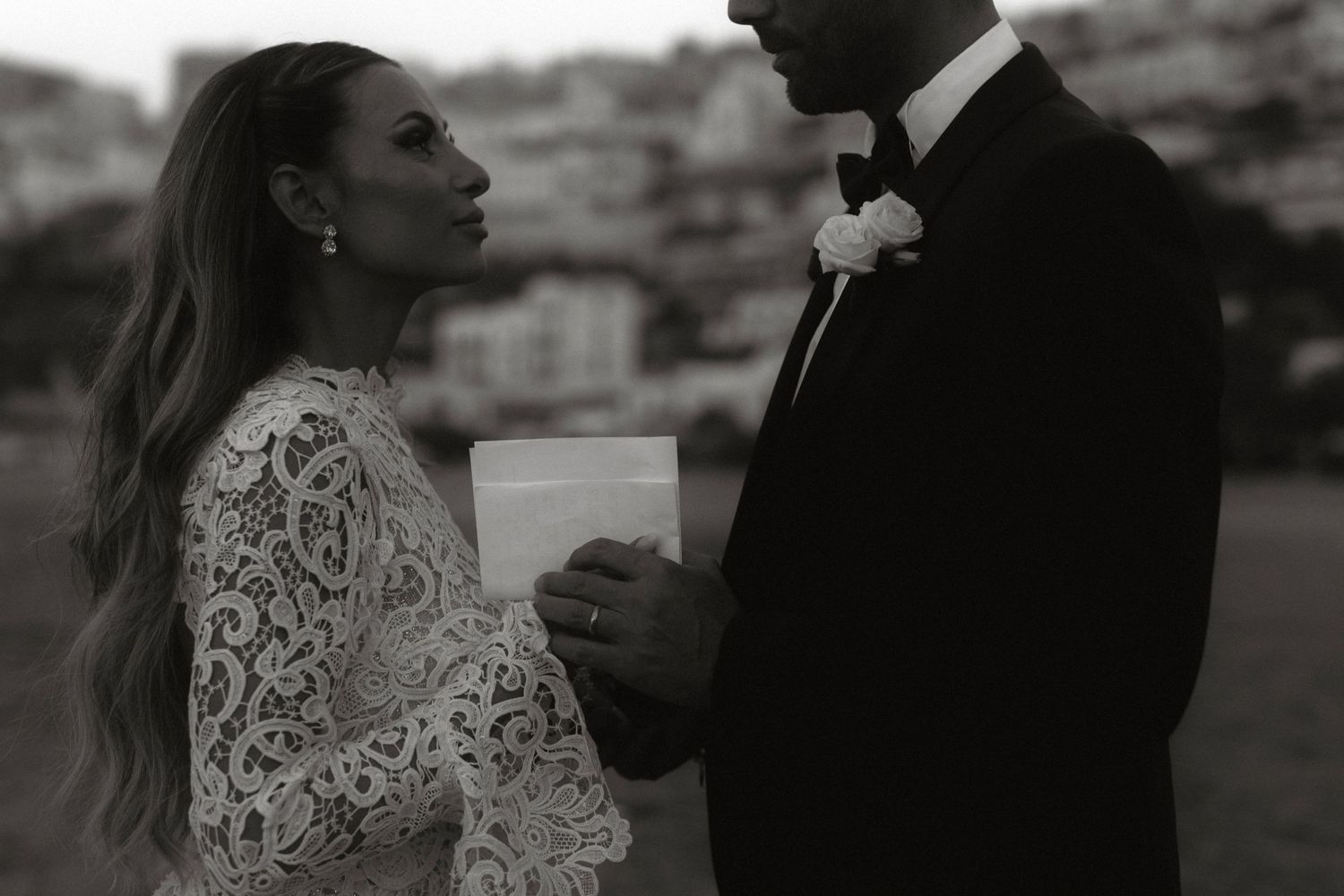 Post wedding - coppia - fuga d'amore - mare - spiaggia - scambio di promesse - Puglia