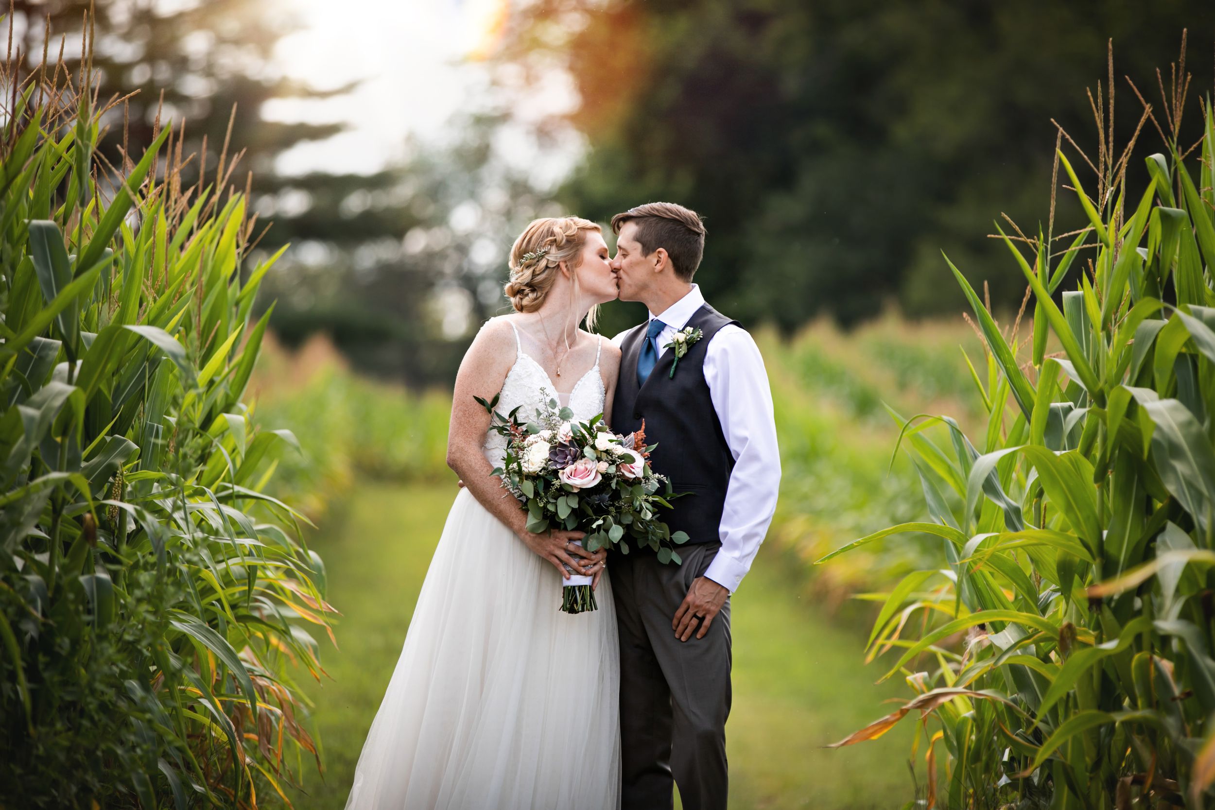 Charming rustic backyard wedding in Mount Brydges Ontario by London photographer Shawn Van Daele