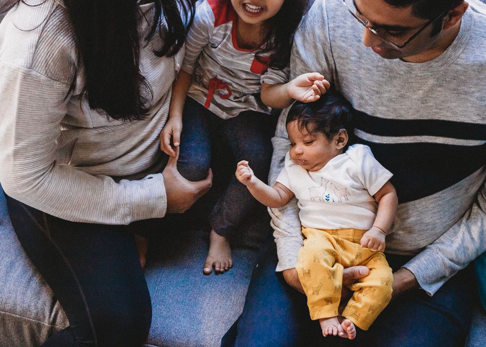 getting comfortable in a newborn session