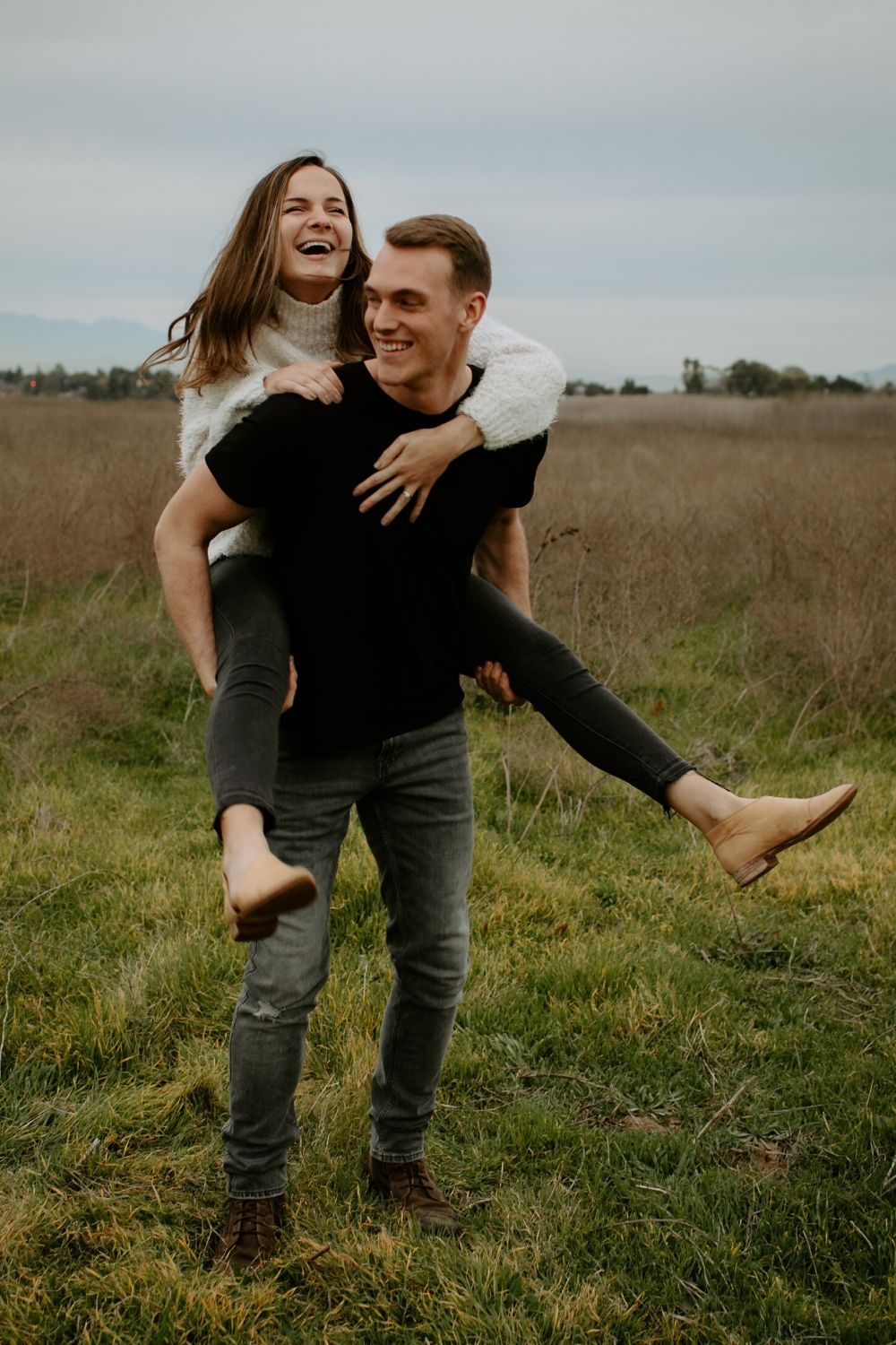 San Diego Wedding and Engagement Photographer // Posing Guide
