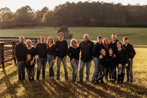 extended family session newnan georgia outdoors