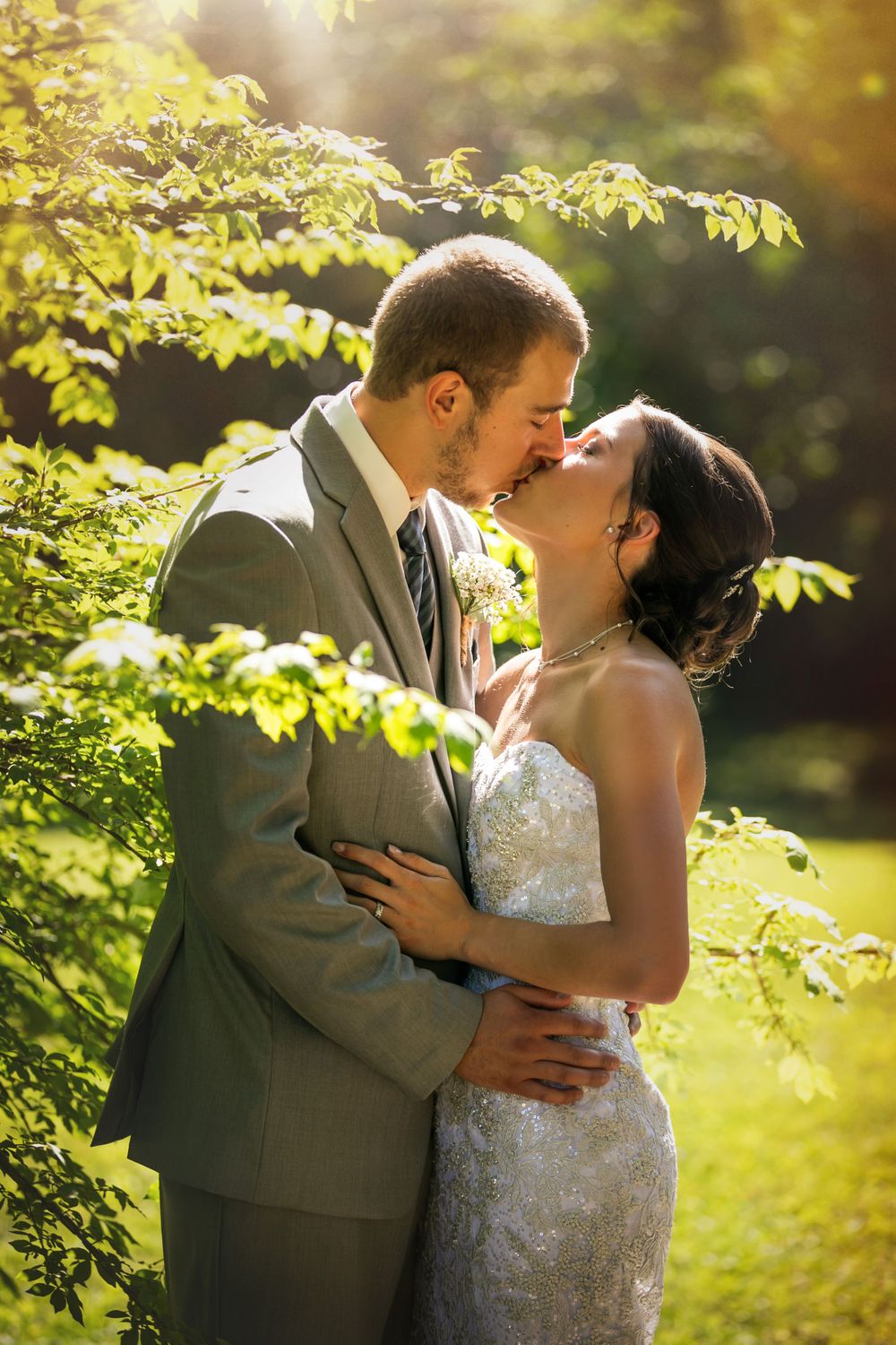 Rustic Farmhouse Backyard Wedding Photos by London Ontario Photographer Shawn Van Daele