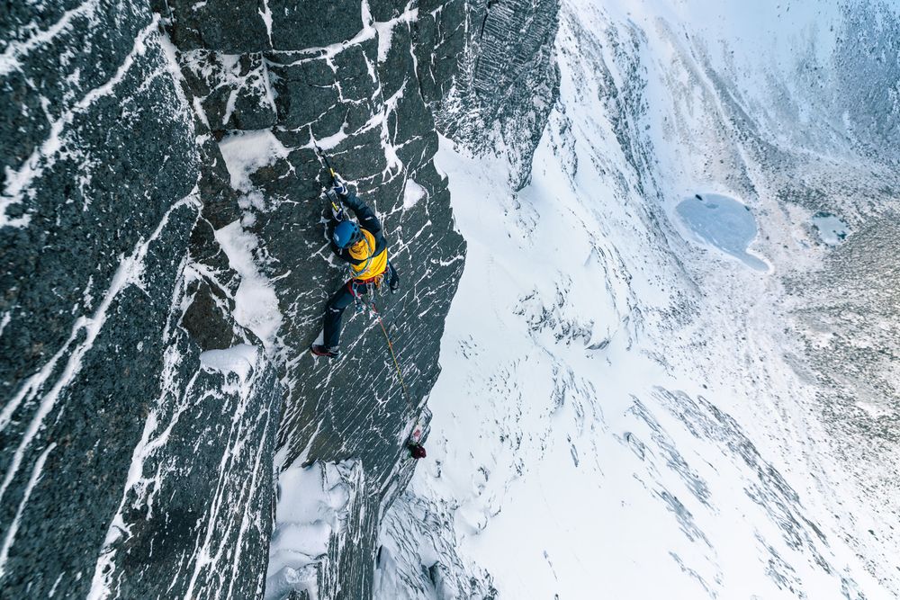 Winter mixed climbing in Cairngorms, Scotland with Matthew Pavitt. The Vicar (VIII 8).