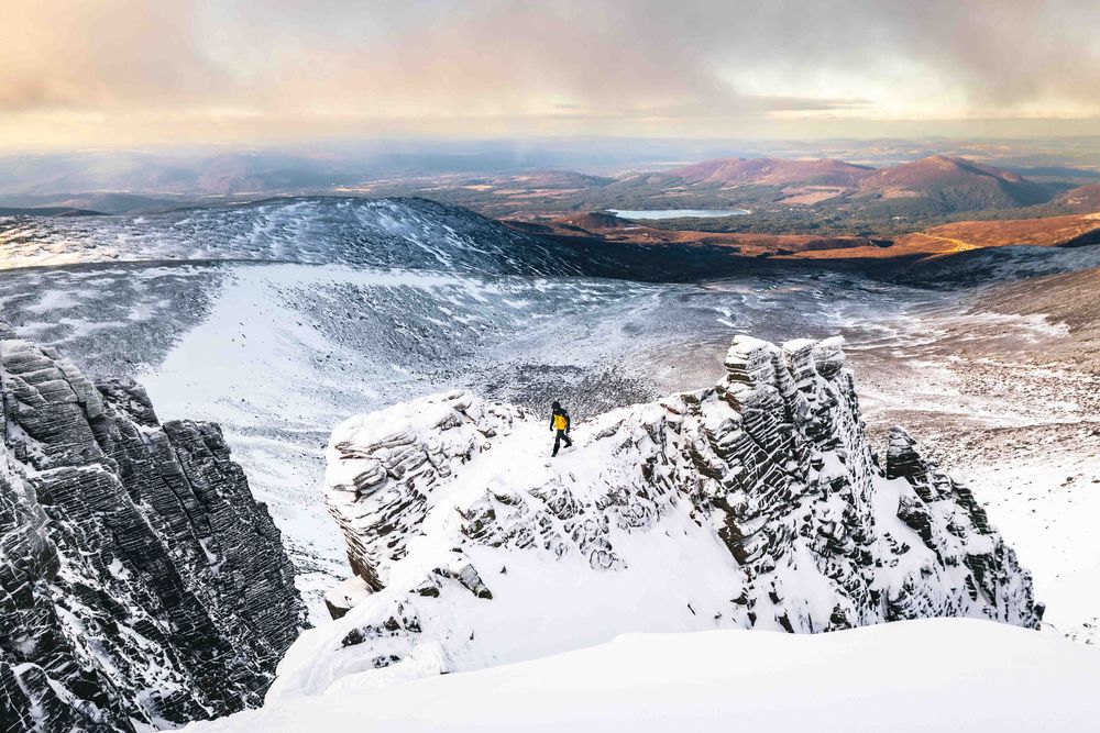 Winter mixed climbing in Cairngorms, Scotland with Matthew Pavitt. The Vicar (VIII 8).