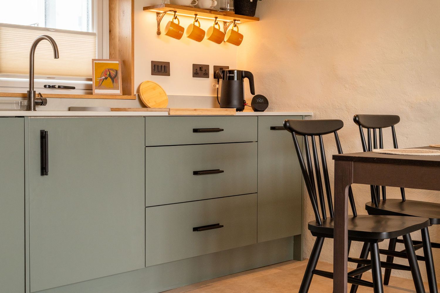 kitchen neutral tones, luxury design and fitting cornwall