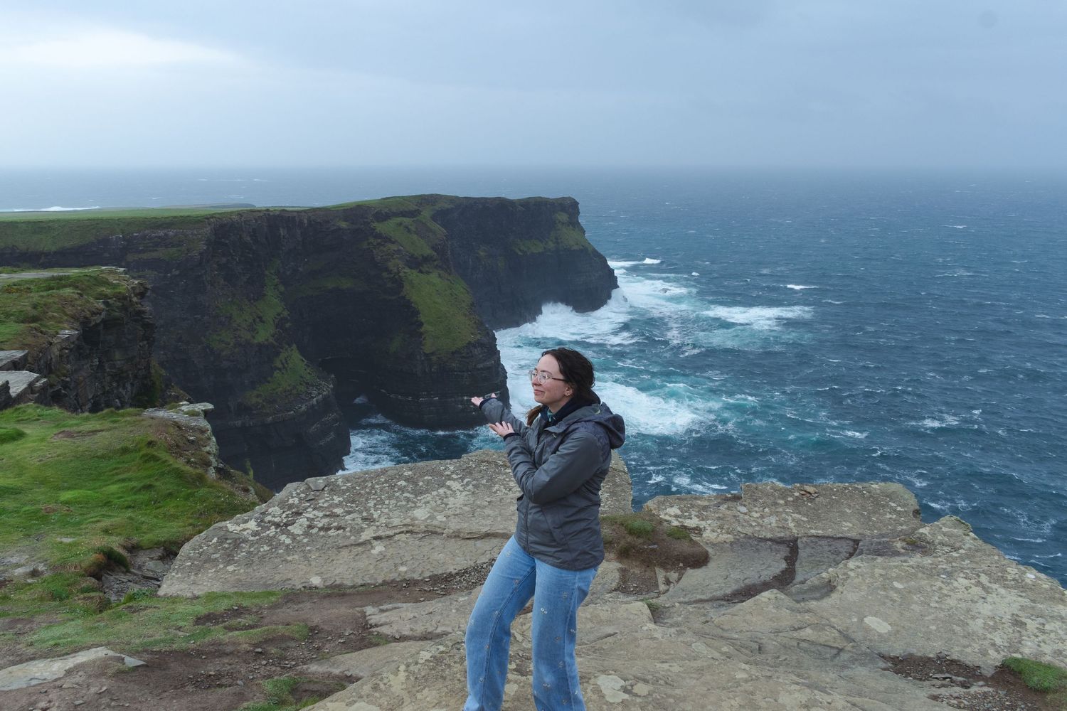 Photo de portrait en extérieur, une photographe en Irlande