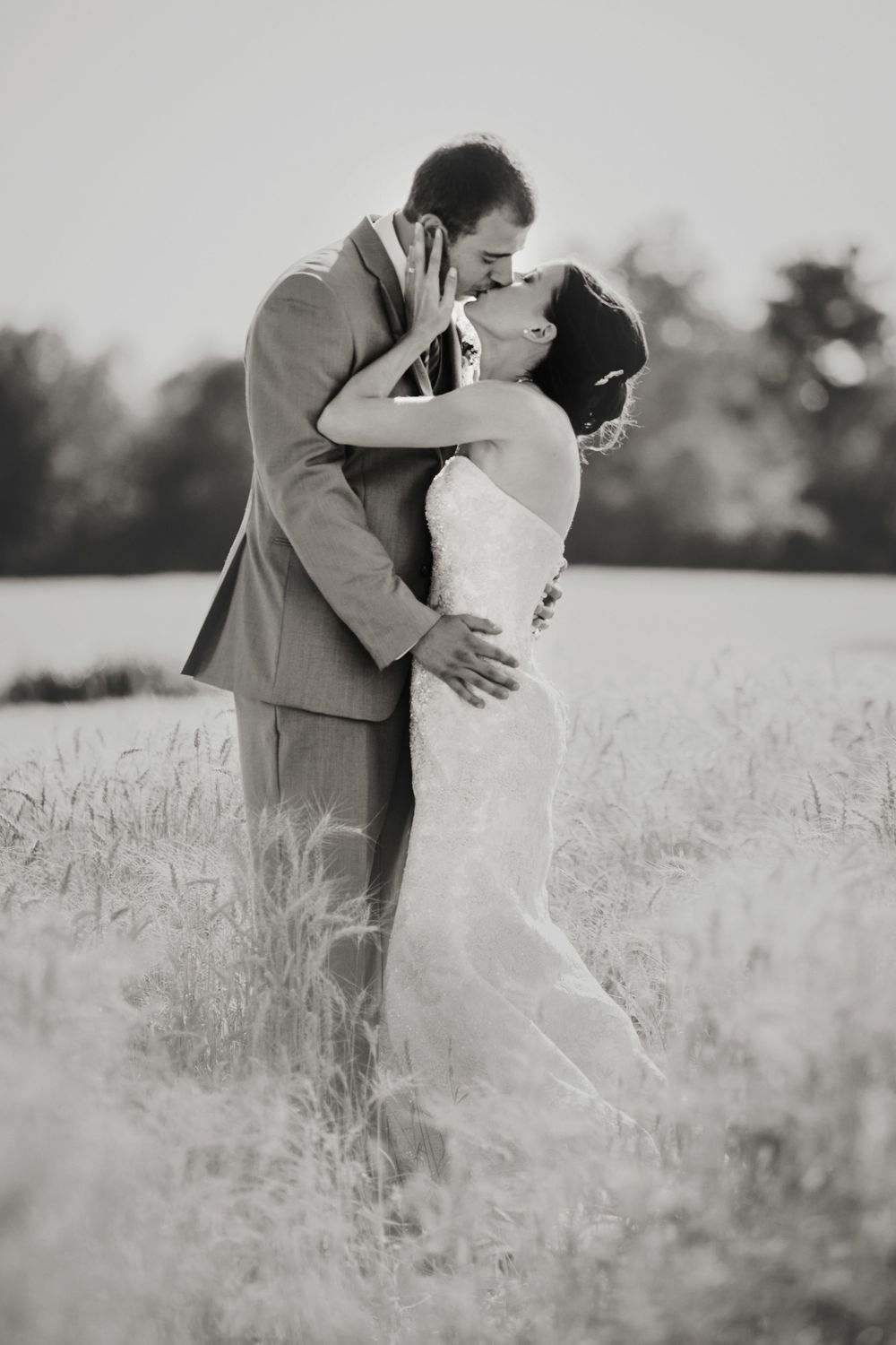 Rustic Farmhouse Backyard Wedding Photos by London Ontario Photographer Shawn Van Daele