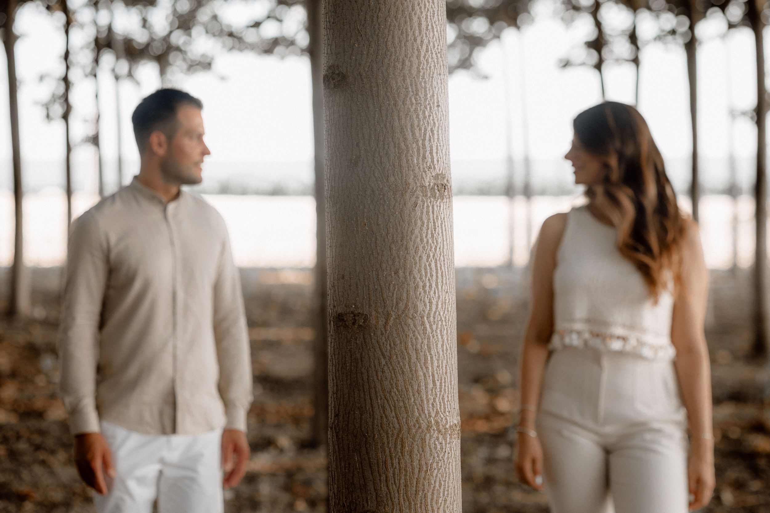 Puglia - couple - prematrimoniale - sessione di coppia - natura - bosco - piantagione di Paulonia - wedding photographer