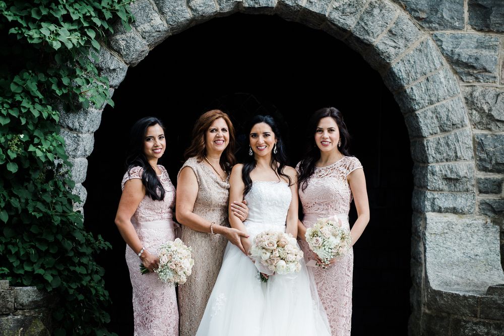 Portrait of a Hudson Valley bride, her bridesmaids and mother