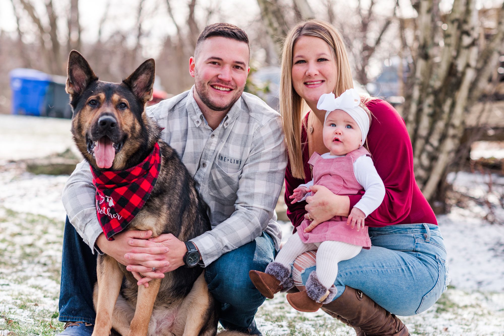 Lifestyle family photoshoot in the winter in Gibsonia, Pennsylvania