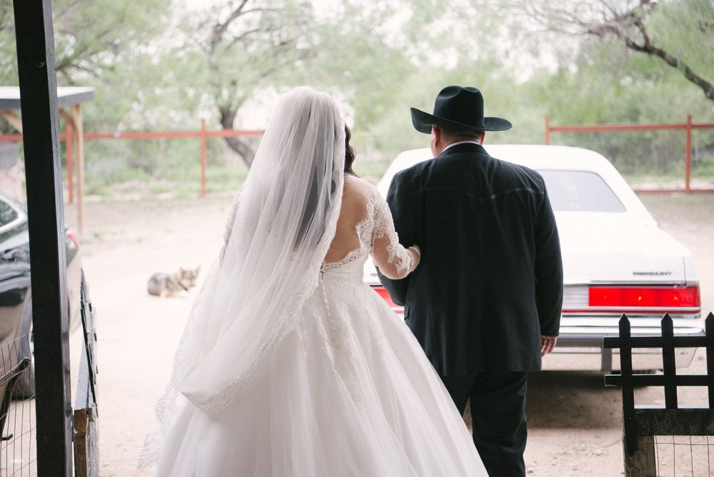 Bright living with her house with her dad. Mcallen wedding photography