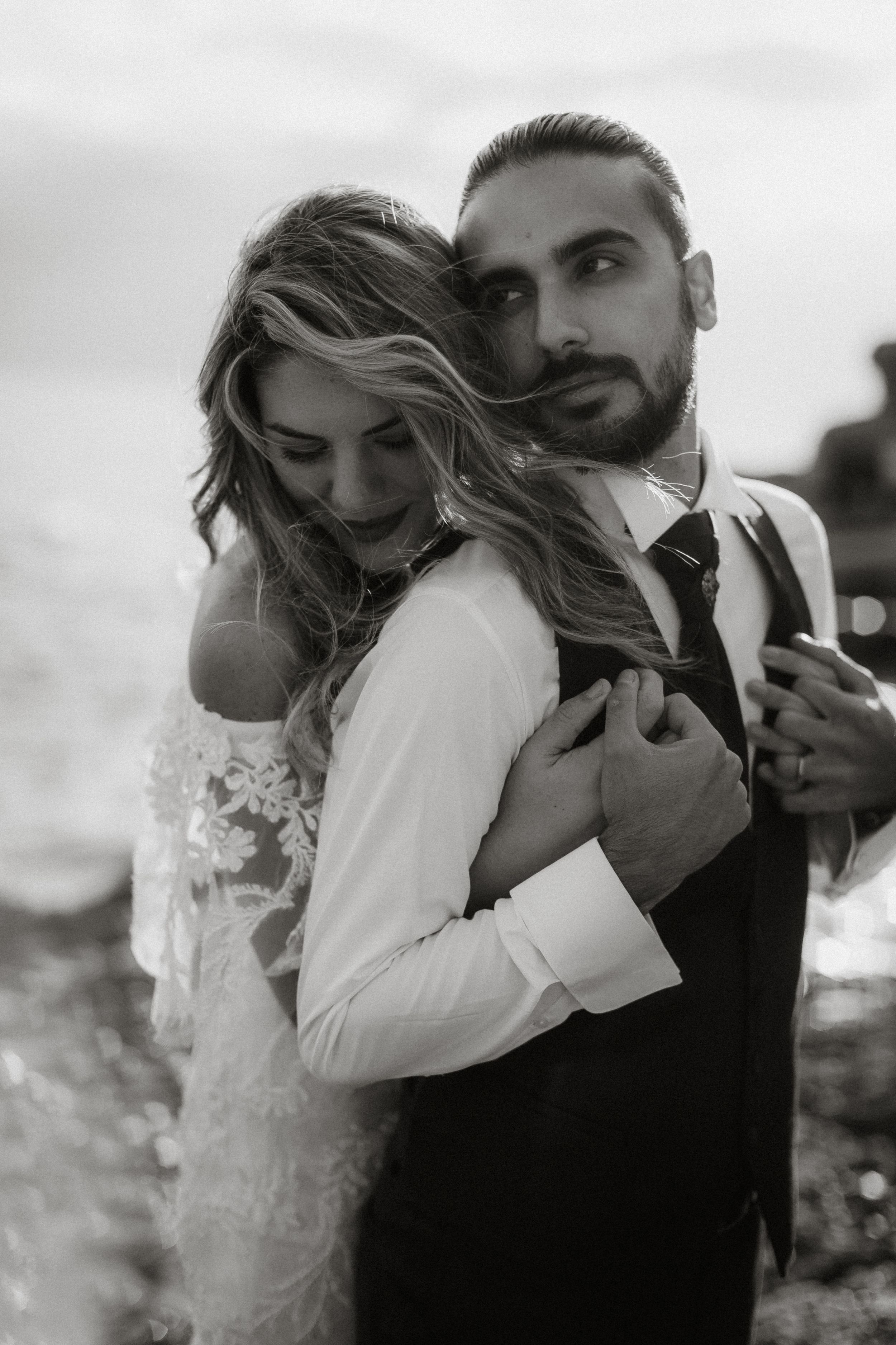Puglia - couple - prematrimoniale - sessione di coppia - natura - mare - spiaggia- wedding photographer - matrimonio