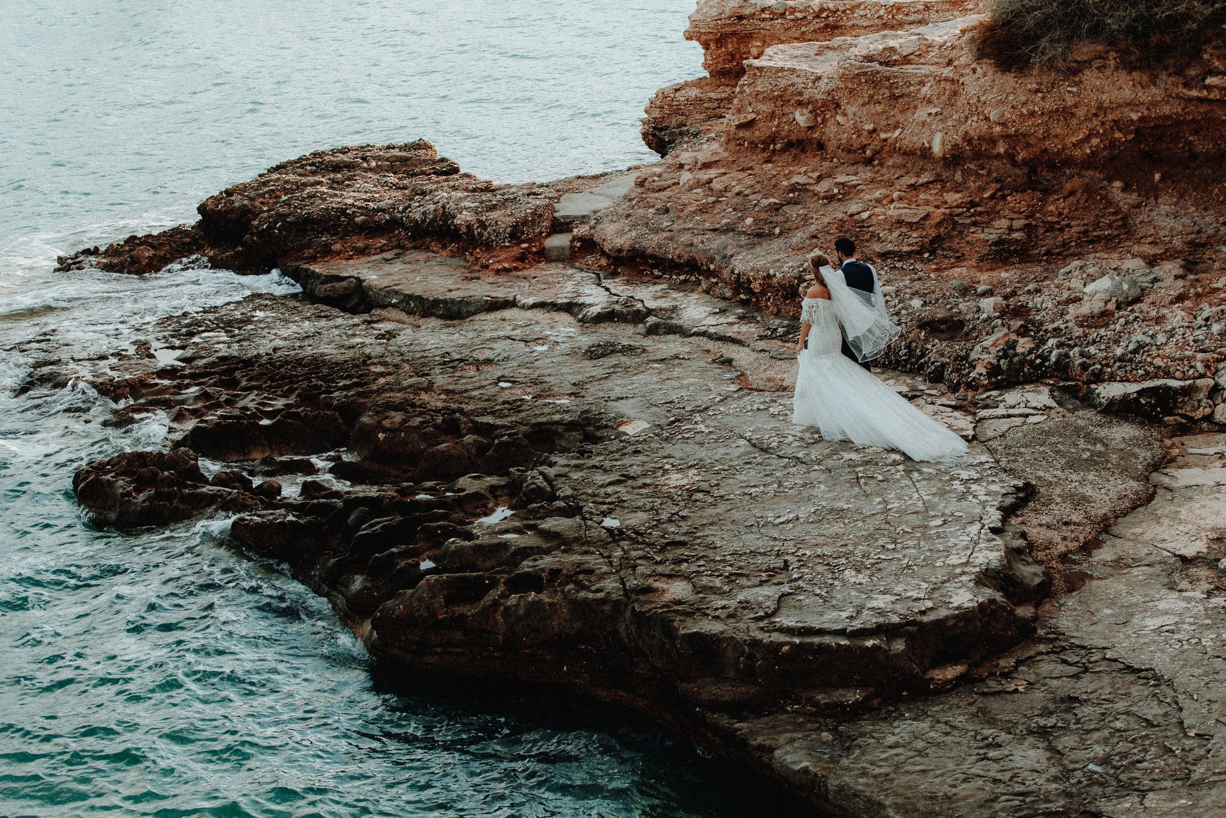 Puglia - couple - prematrimoniale - sessione di coppia - natura - mare - spiaggia- wedding photographer - matrimonio