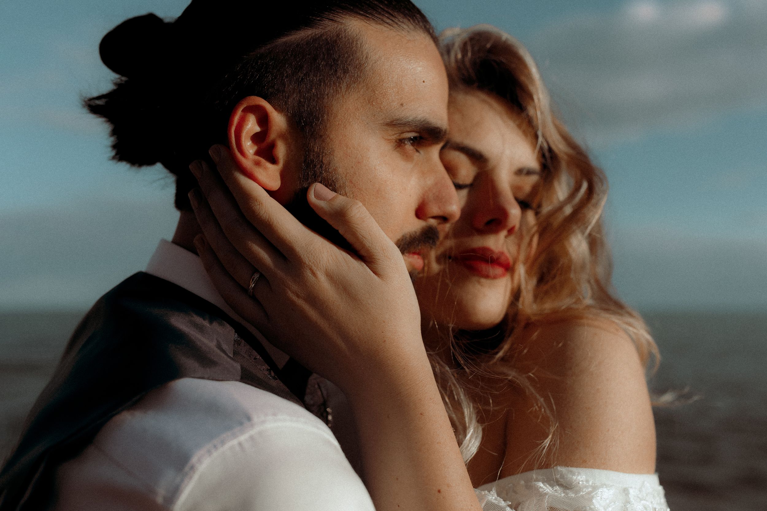 Puglia - couple - prematrimoniale - sessione di coppia - natura - mare - spiaggia- wedding photographer - matrimonio