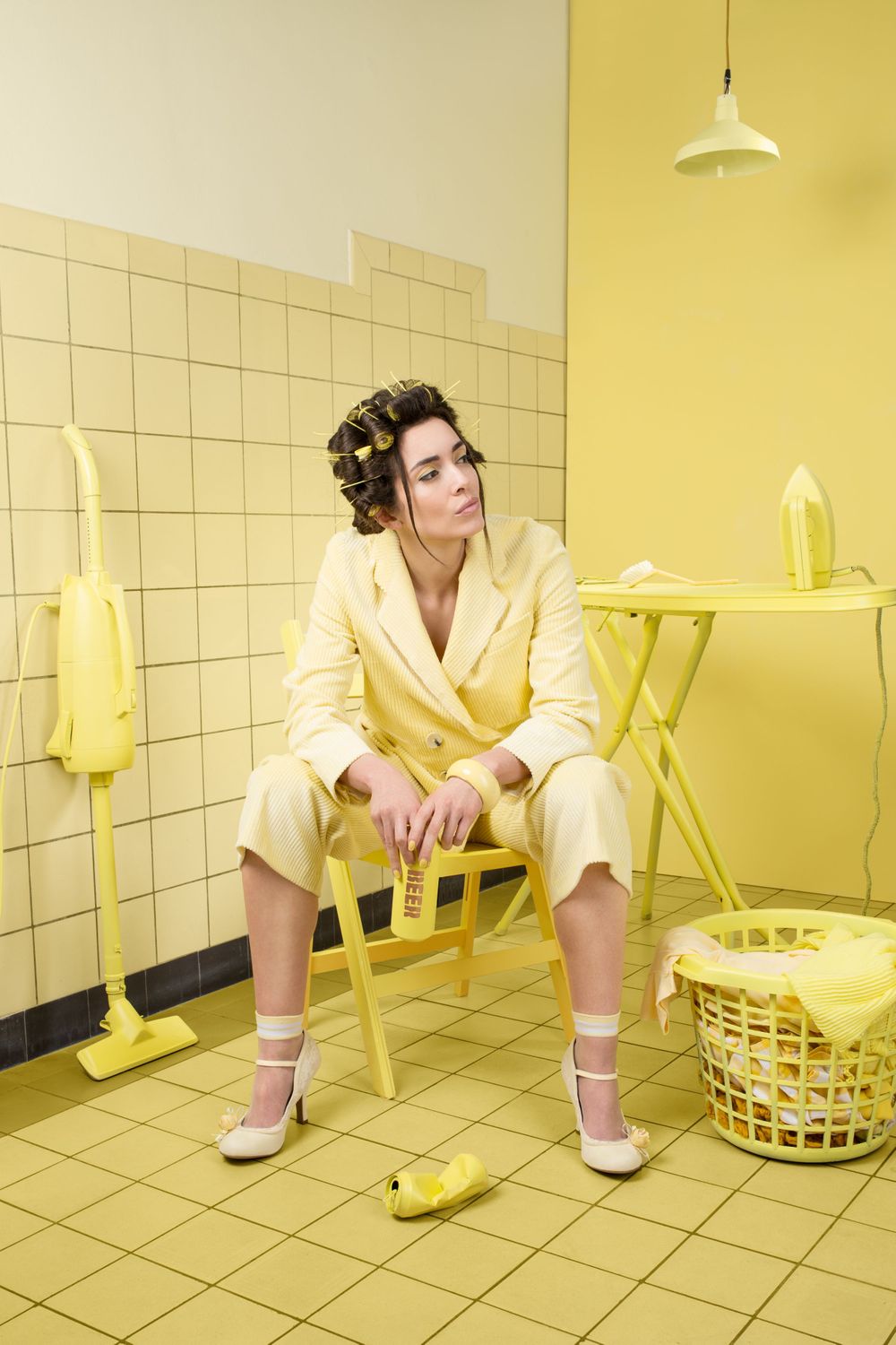 Fashion portret vrouw geel