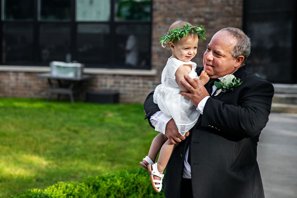 Cute and quirky little wedding in Schomberg and Arlington Estate by photographer Shawn Van Daele