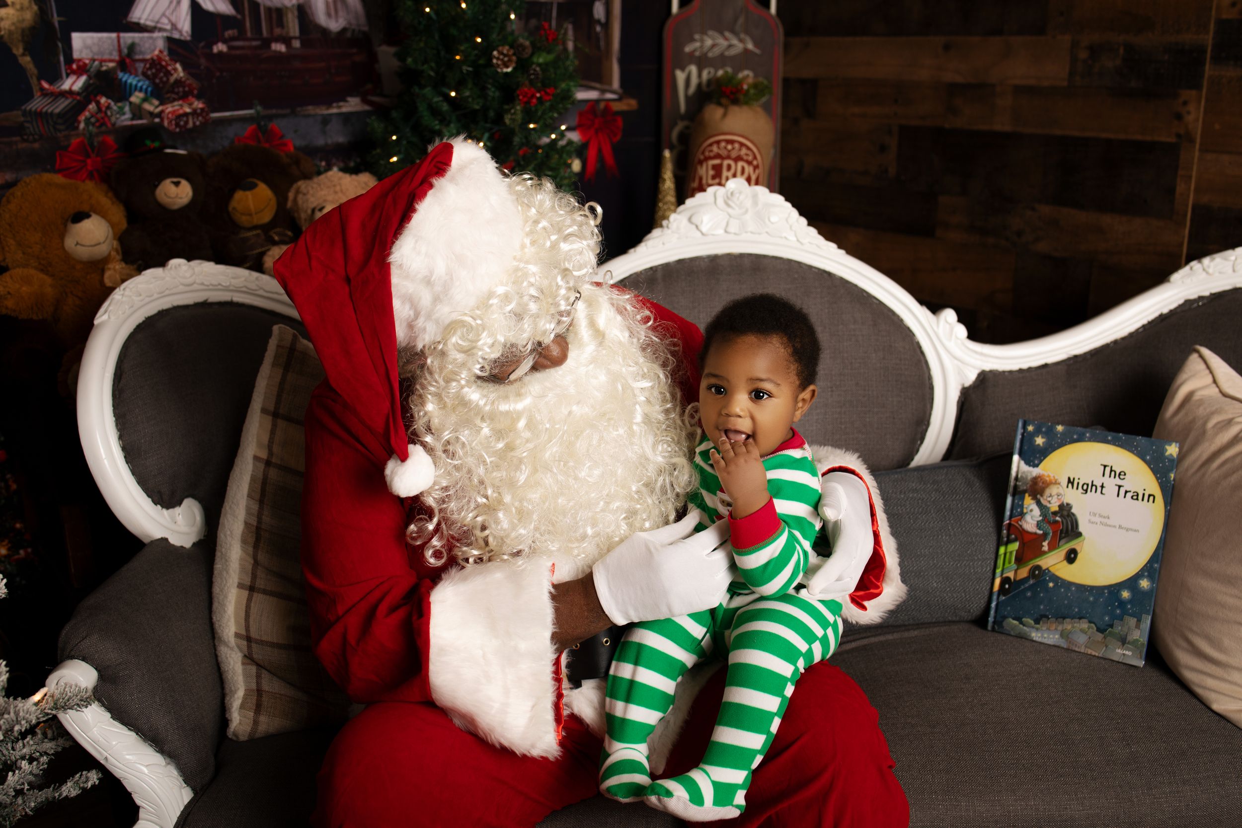 Black Santa mini sessions christmas photographer