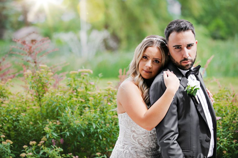 Cute and quirky little wedding in Schomberg and Arlington Estate by photographer Shawn Van Daele