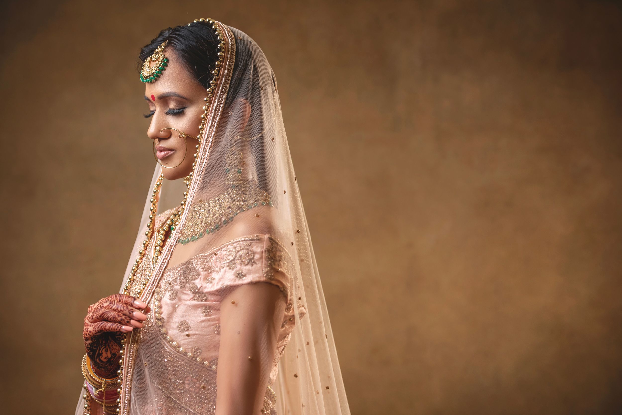 De Vere Beaumont Estate. Asian wedding photos. London Asian wedding photography. Indian wedding photography.