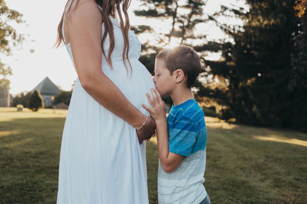 big brother by worcester ma maternity and newborn photographer