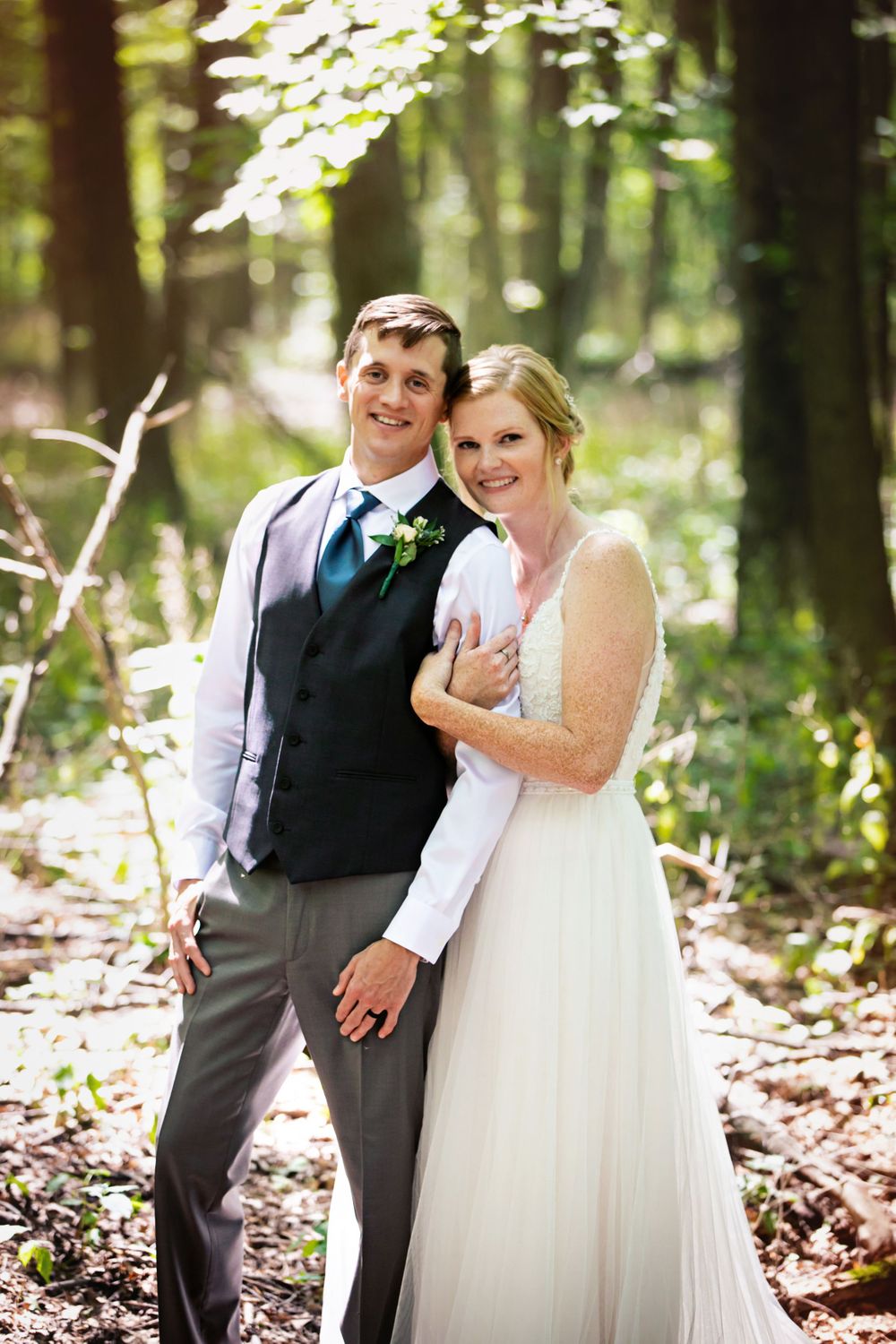 Charming rustic backyard wedding in Mount Brydges Ontario by London photographer Shawn Van Daele