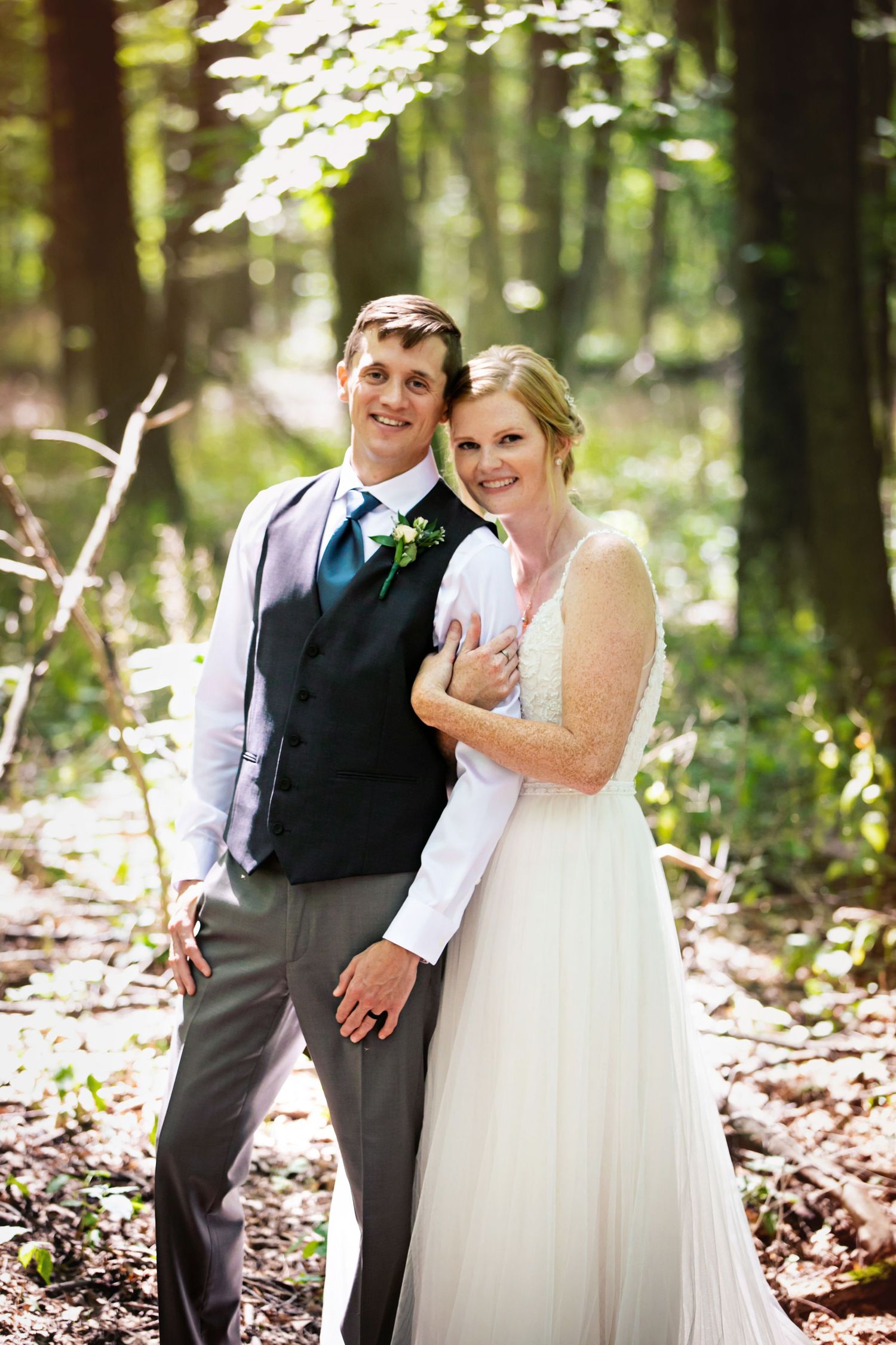 Charming rustic backyard wedding in Mount Brydges Ontario by London photographer Shawn Van Daele