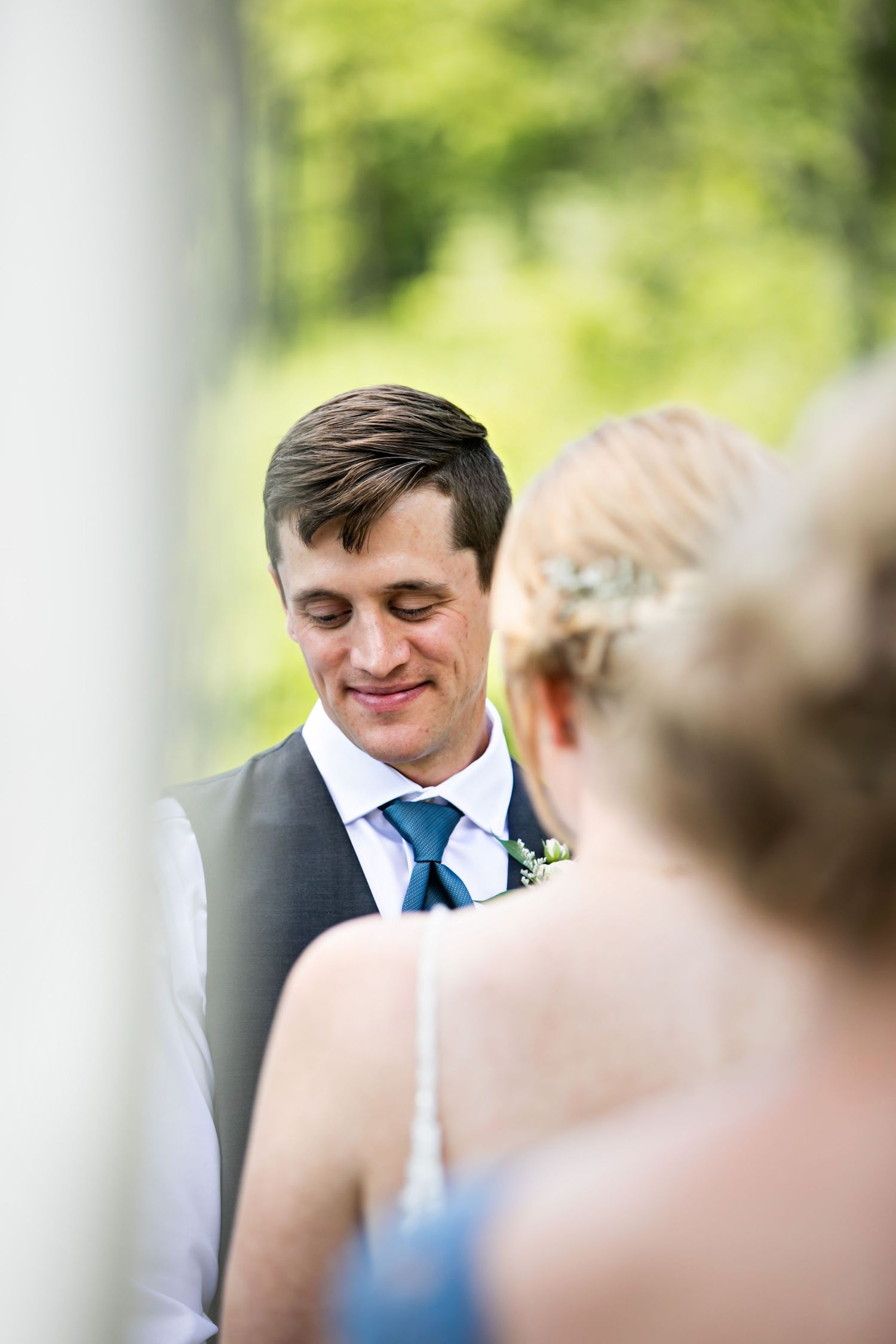 Charming rustic backyard wedding in Mount Brydges Ontario by London photographer Shawn Van Daele