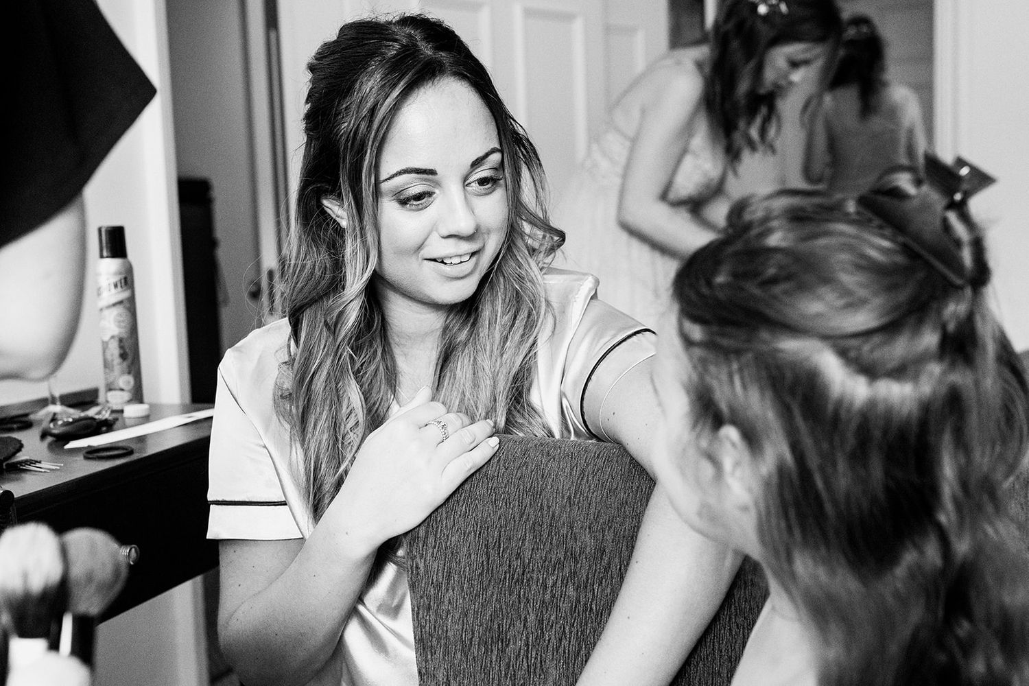 candid getting ready photo black and white