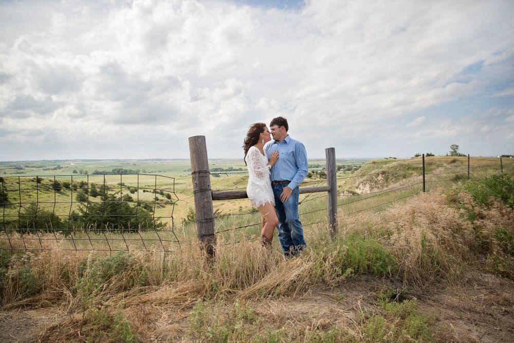 n2photography engagement photo | wedding photographers Hastings NE